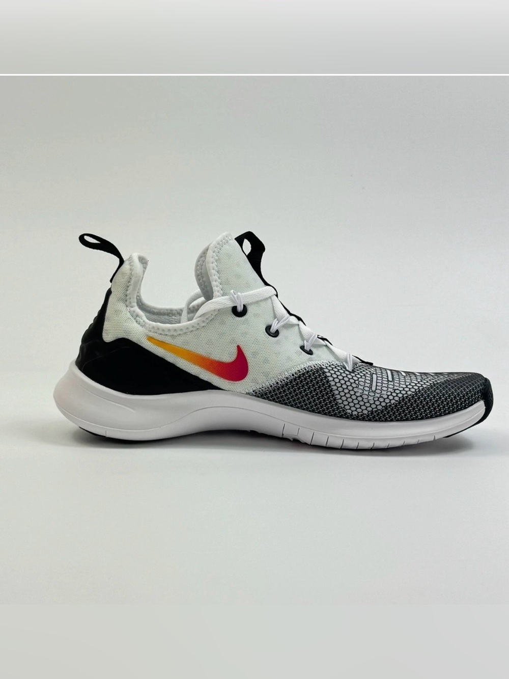 NIKE FREE TR 8 Laser Fuchsia
Training Shoes White Black 942888-008 Womens Sz 11